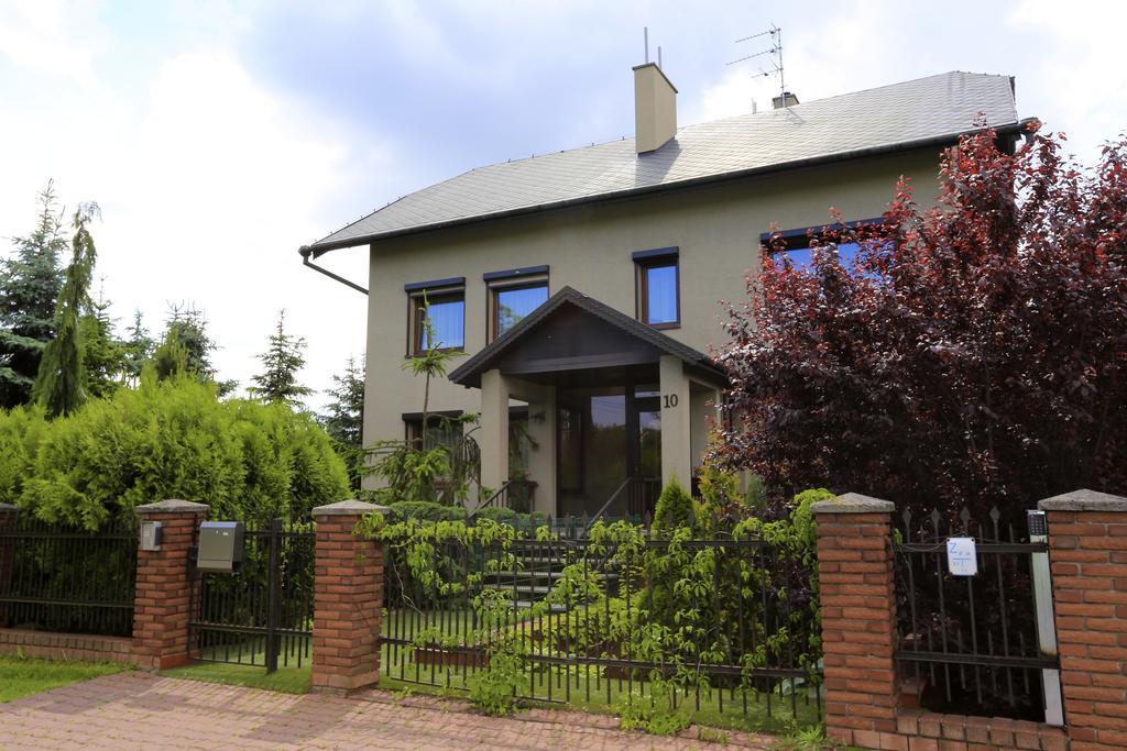 10 Bed And Breakfast Poznań Extérieur photo